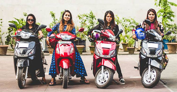 নারী রাইডারদের নিয়ে রাইড শেয়ারিং