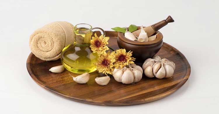 রসুনের শ্যাম্পু যেভাবে বন্ধ করে চুল পড়া