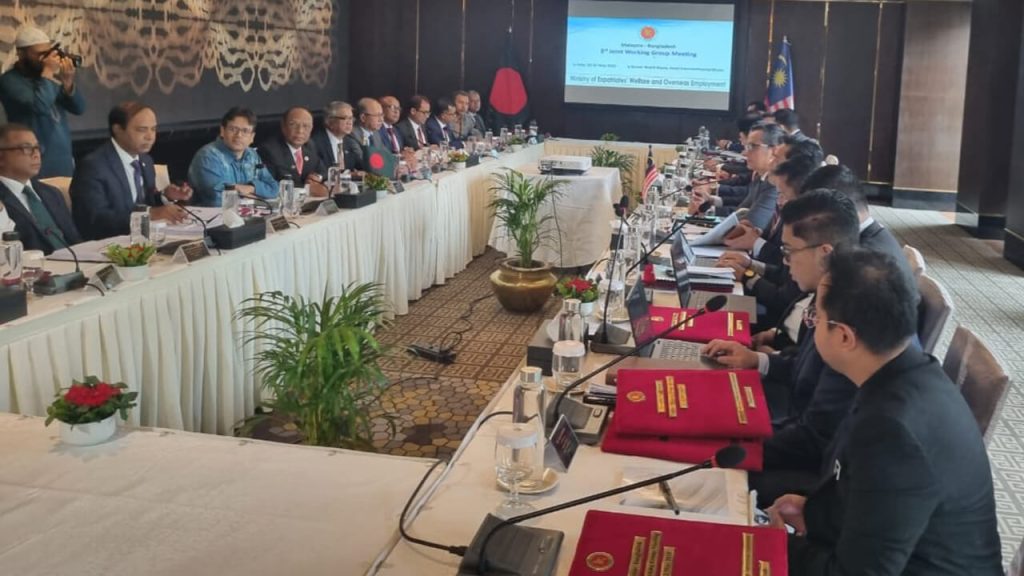 মাল‌য়ে‌শিয়া যাবেন