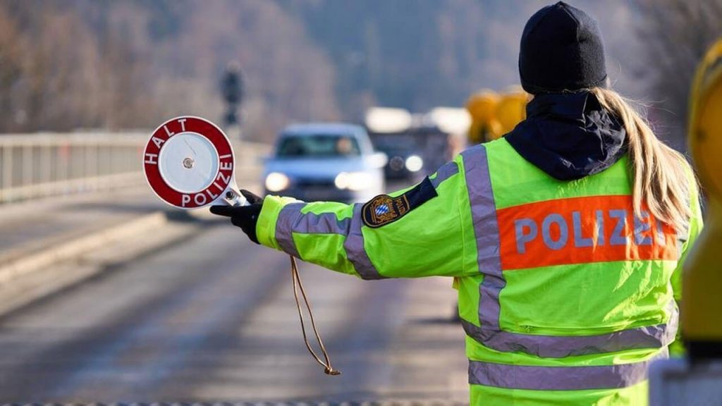 সীমান্তে আশ্রয়প্রার্থী