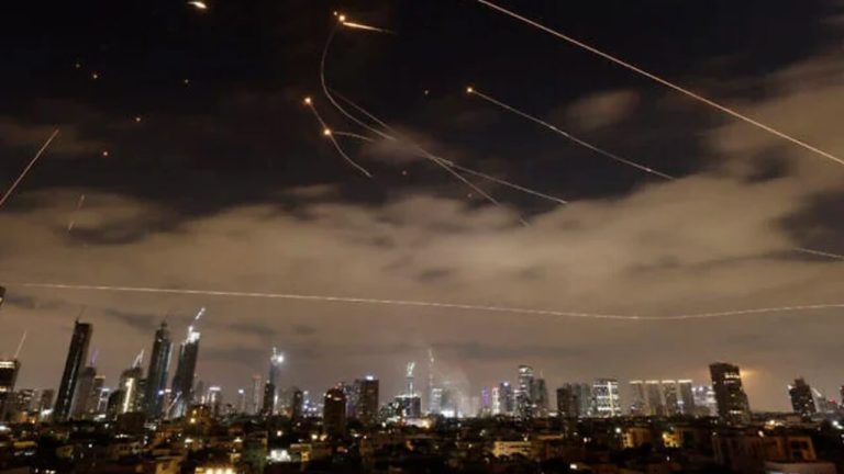 ইসরায়েলের আকাশ পূর্ণ নিয়ন্ত্রণে নেয়ার দাবি ইরানের iran blast israil