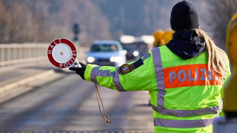 সীমান্তে আশ্রয়প্রার্থী