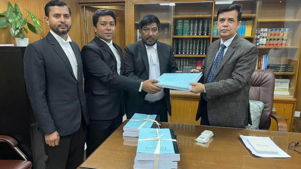 ট্রাইব্যুনালে আনুষ্ঠানিক