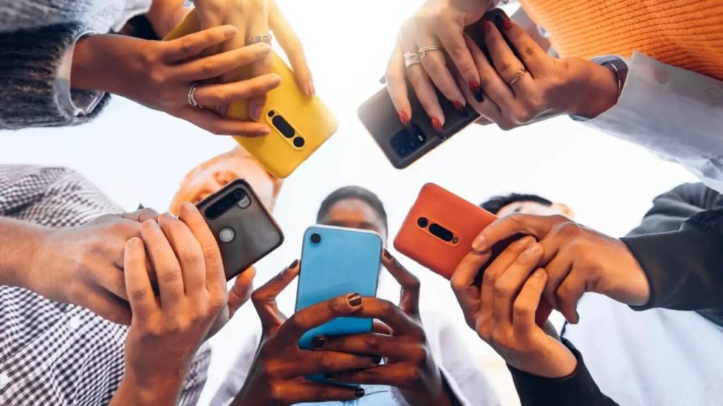 স্মার্টফোন ব্যবহার