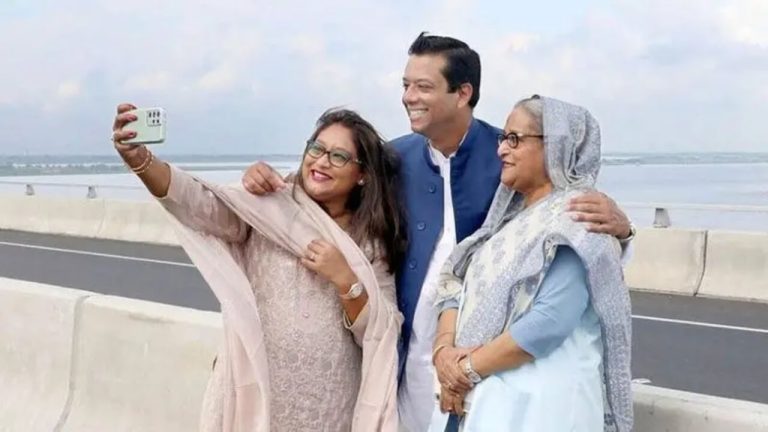জয়-পুতুল