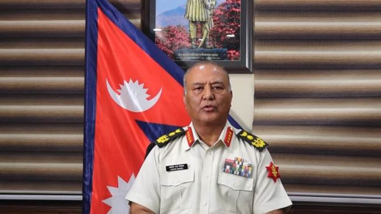 নেপালের নিরাপত্তার নিয়ন্ত্রণ নিলো সেনাবাহিনী নেপালের নিরাপত্তা