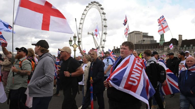 লন্ডনে অভিবাসনবিরোধী বিক্ষোভ