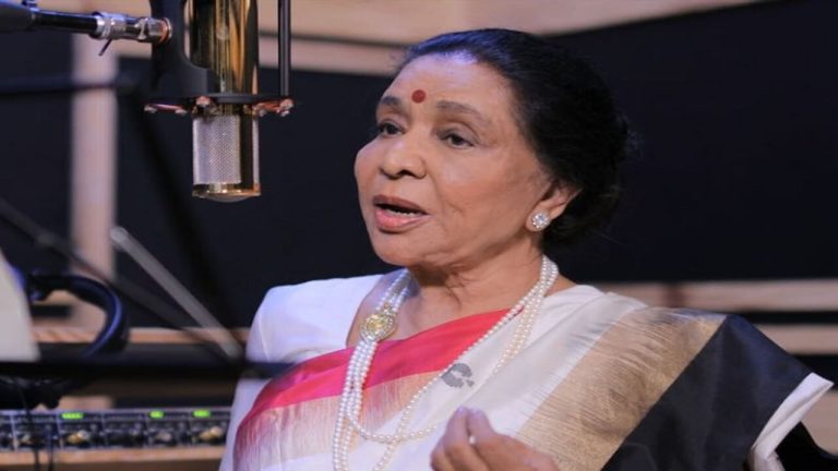 সুরের জাদুকরী আশা ভোসলে : এক বহুমুখী কণ্ঠের মহাকাব্য asha bhosle